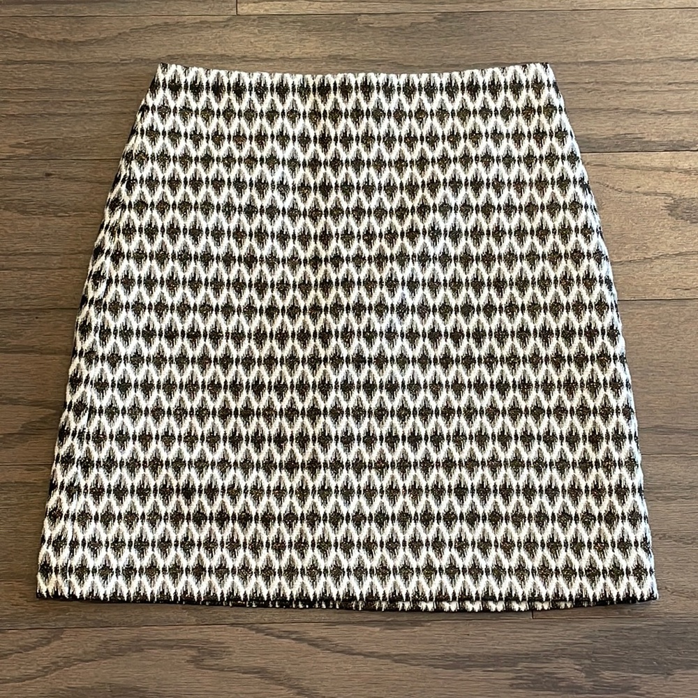 NWT LOFT Petite Black and Gold Shift Skirt - Size 00P